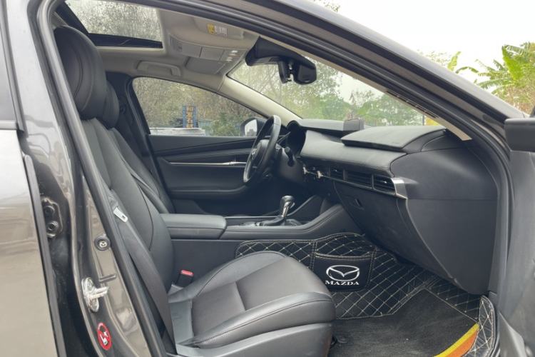 Used Mazda 3 Axela 2021 2.0L Automatic Zhiya Edition Interior 7