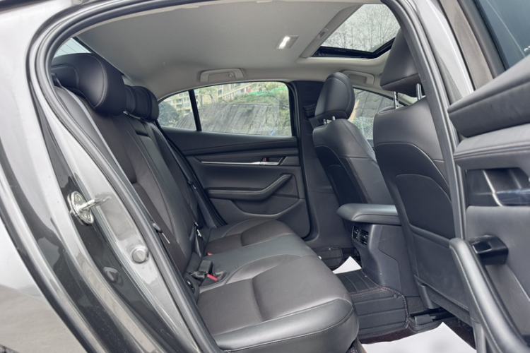 Used Mazda 3 Axela 2021 2.0L Automatic Zhiya Edition Interior 7