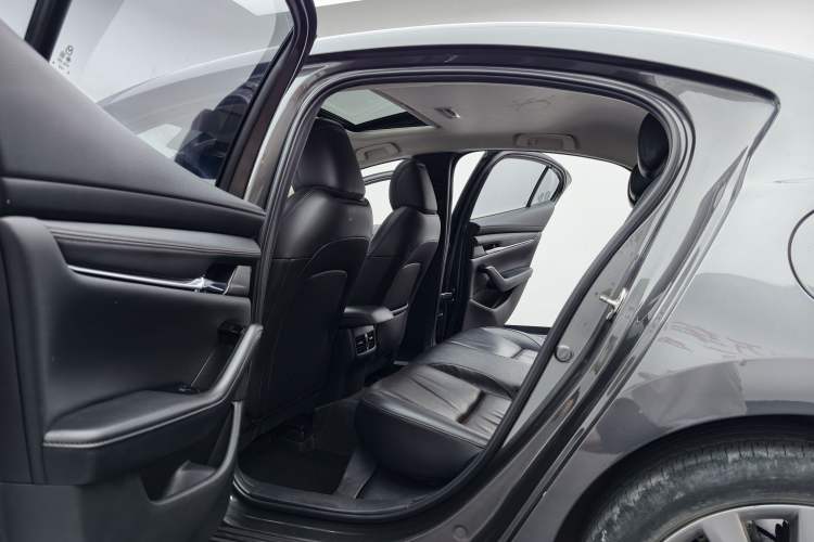 Used Mazda 3 Axela 2021 2.0L Automatic Zhiya Edition Interior 8