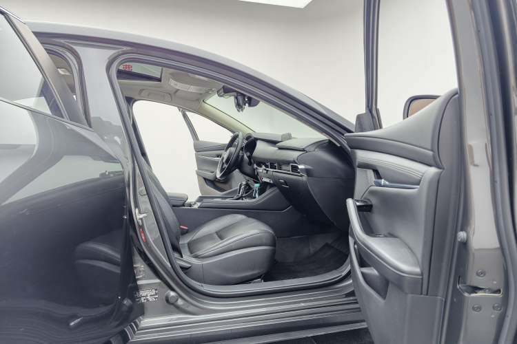 Used Mazda 3 Axela 2021 2.0L Automatic Zhiya Edition Interior 9