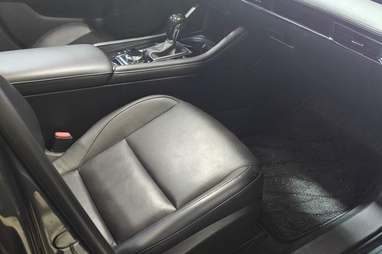 Used Mazda 3 Axela 2021 2.0L Automatic Zhiyao Edition Interior 9
