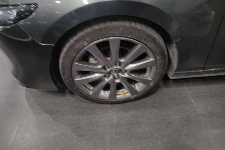 Used Mazda 3 Axela 2021 2.0L Automatic Zhiya Edition Left Front Wheel Hub