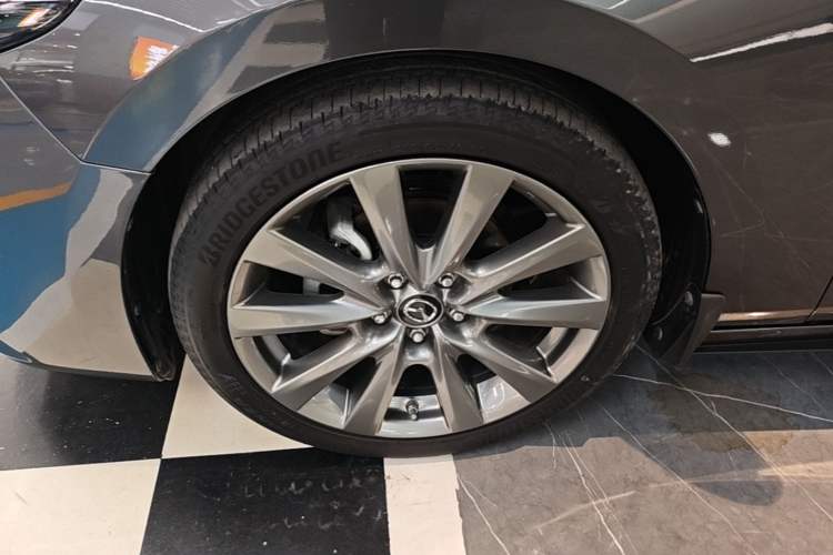 Used Mazda 3 Axela 2021 2.0L Automatic ZhiXuan Edition Left Front Wheel Hub