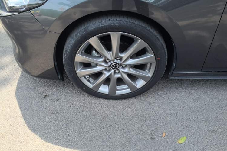 Used Mazda 3 Axela 2021 2.0L Automatic Zhiya Edition Left Front Wheel Hub