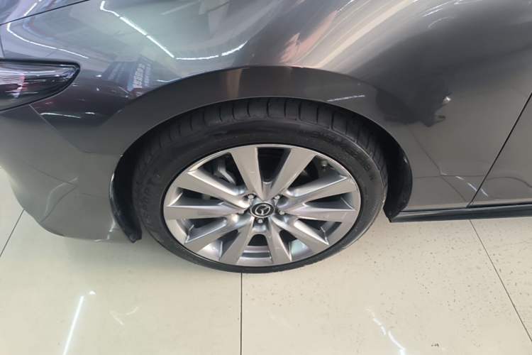 Used Mazda 3 Axela 2021 2.0L Automatic ZhiXuan Edition Left Front Wheel Hub