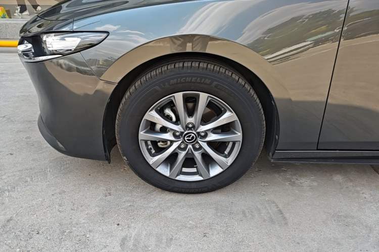 Used Mazda 3 Axela 2021 2.0L Automatic Zhiqing Edition Left Front Wheel Hub