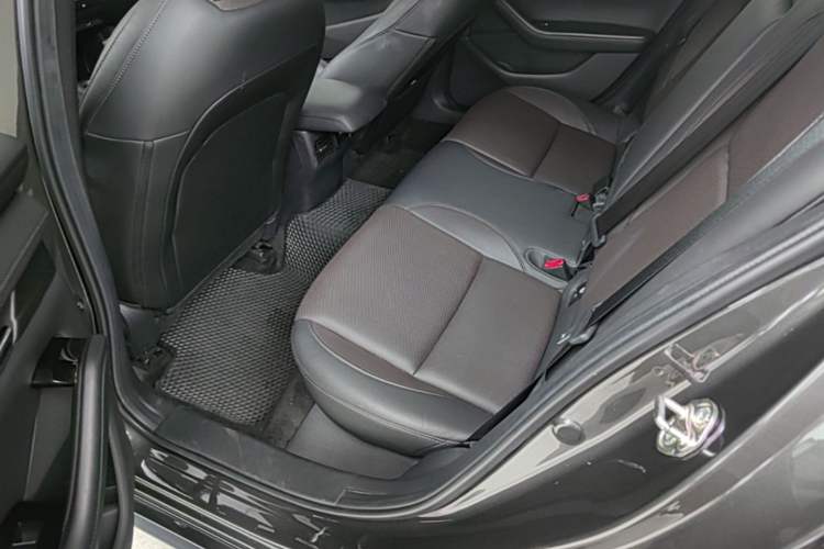 Used Mazda 3 Axela 2021 2.0L Automatic ZhiXuan Edition Left Rear Seat