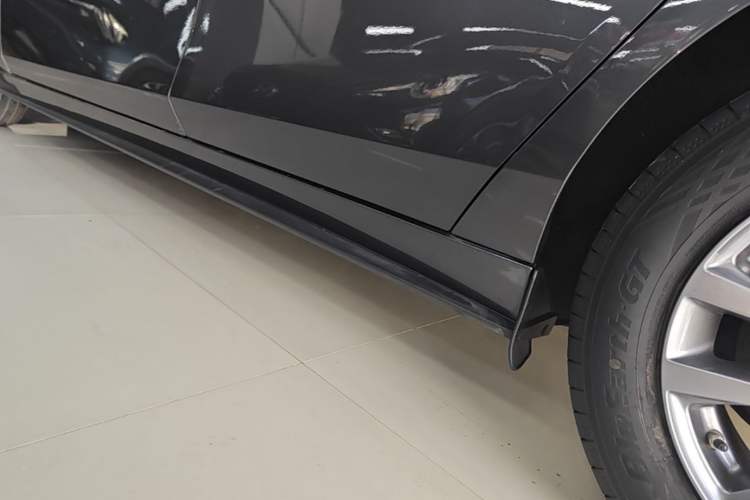 Used Mazda 3 Axela 2021 1.5L Manual ZhiMei Edition Left Side Sill