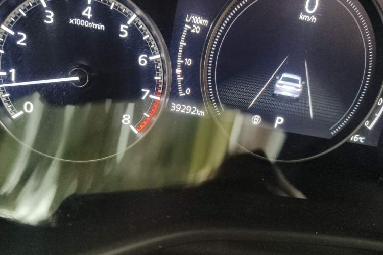 Used Mazda 3 Axela 2021 2.0L Automatic Zhi Rui Edition Odometer Close Up