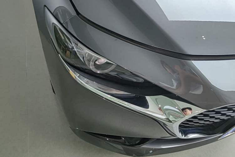 Used Mazda 3 Axela 2021 2.0L Automatic ZhiXuan Edition Right Front Headlight