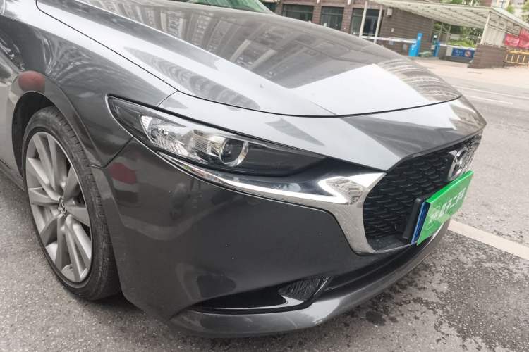 Used Mazda 3 Axela 2021 2.0L Automatic Zhiya Edition Right Front Headlight