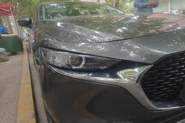 Used Mazda 3 Axela 2021 2.0L Automatic Zhiya Edition Right Front Headlight