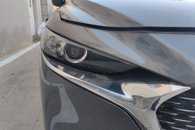Used Mazda 3 Axela 2021 2.0L Automatic Zhiya Edition Right Front Headlight