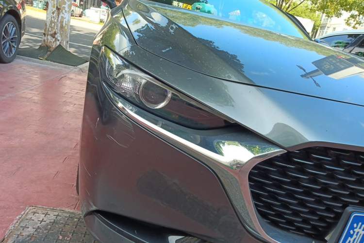 Used Mazda 3 Axela 2021 2.0L Automatic ZhiXuan Edition Right Front Headlight