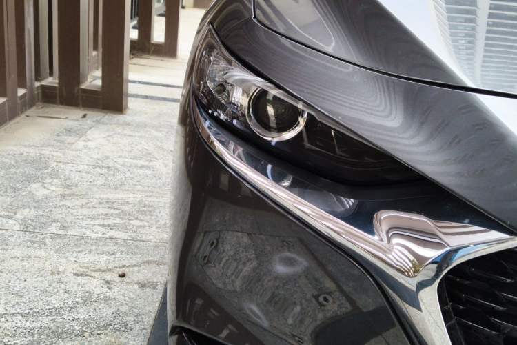 Used Mazda 3 Axela 2021 2.0L Automatic ZhiXuan Edition Right Front Headlight