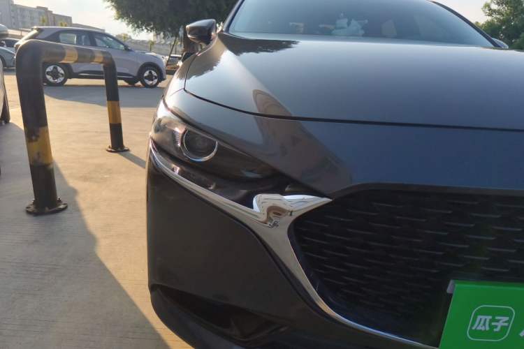 Used Mazda 3 Axela 2021 2.0L Automatic ZhiXuan Edition Right Front Headlight