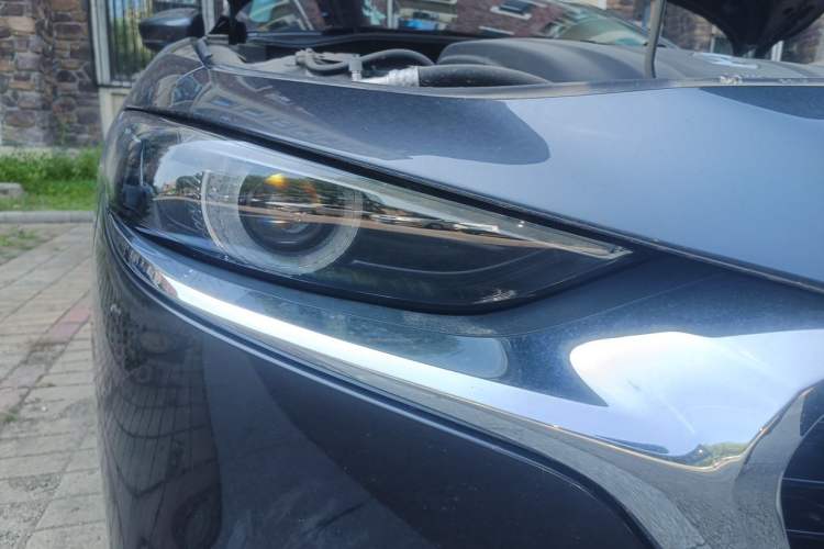 Used Mazda 3 Axela 2021 2.0L Automatic ZhiXuan Edition Right Front Headlight