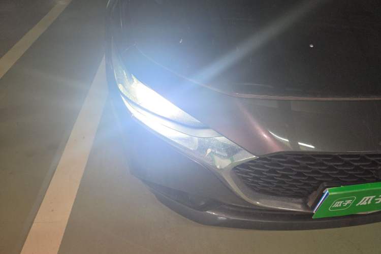 Used Mazda 3 Axela 2021 2.0L Automatic Zhi Rui Edition Right Front Headlight