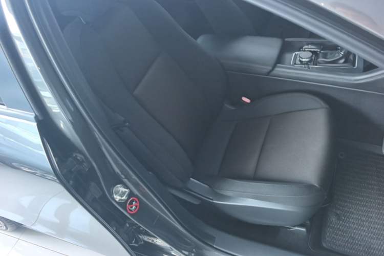 Used Mazda 3 Axela 2021 2.0L Automatic ZhiXuan Edition Right Front Seat