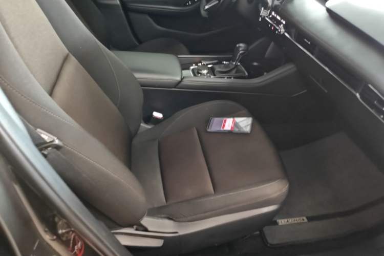 Used Mazda 3 Axela 2021 2.0L Automatic ZhiXuan Edition Right Front Seat