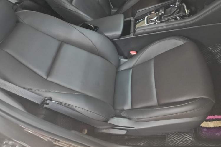 Used Mazda 3 Axela 2021 2.0L Automatic Zhiya Edition Right Front Seat