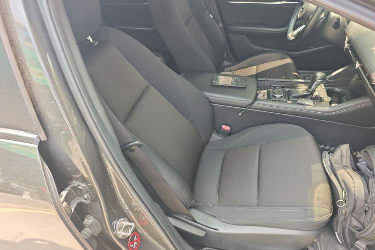Used Mazda 3 Axela 2021 2.0L Automatic ZhiXuan Edition Right Front Seat