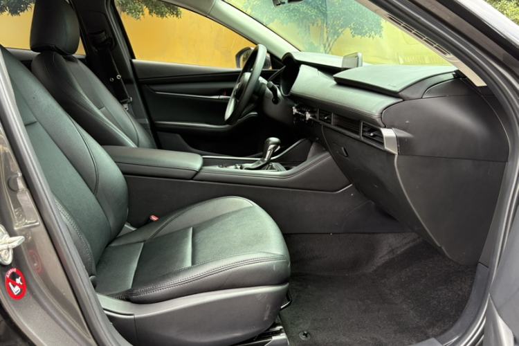 Used Mazda 3 Axela 2021 2.0L Automatic Zhiqing Edition Right Front Seat