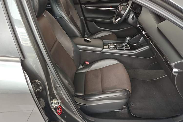 Used Mazda 3 Axela 2021 2.0L Automatic Zhiya Edition Right Front Seat