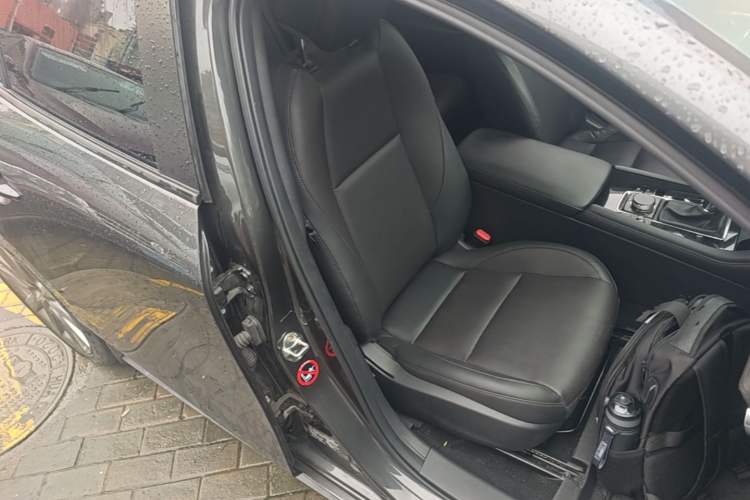 Used Mazda 3 Axela 2021 2.0L Automatic Zhiya Edition Right Front Seat