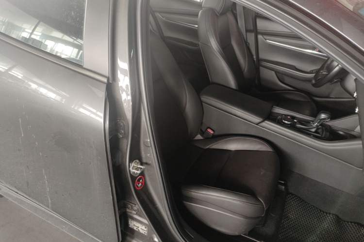 Used Mazda 3 Axela 2021 2.0L Automatic Zhiya Edition Right Front Seat