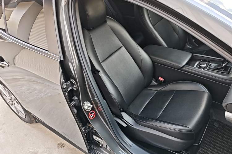Used Mazda 3 Axela 2021 2.0L Automatic Zhiqing Edition Right Front Seat