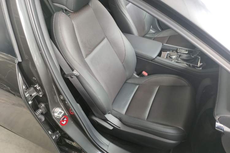 Used Mazda 3 Axela 2021 2.0L Automatic Zhiya Edition Right Front Seat