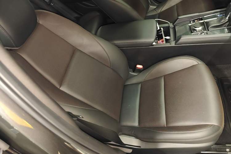 Used Mazda 3 Axela 2021 2.0L Automatic Zhiya Edition Right Front Seat