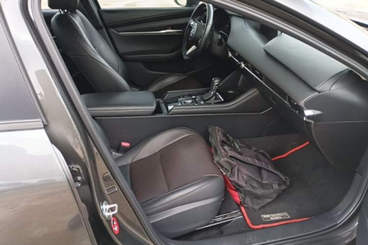 Used Mazda 3 Axela 2021 2.0L Automatic Zhiya Edition Right Front Seat