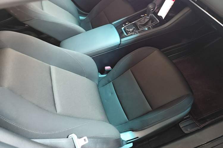 Used Mazda 3 Axela 2021 2.0L Automatic ZhiXuan Edition Right Front Seat