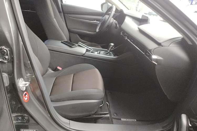 Used Mazda 3 Axela 2021 2.0L Automatic ZhiXuan Edition Right Front Seat