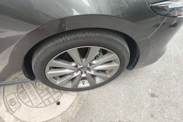 Used Mazda 3 Axela 2021 2.0L Automatic Zhiya Edition Right Front Wheel Hub