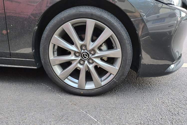 Used Mazda 3 Axela 2021 2.0L Automatic Zhiya Edition Right Front Wheel Hub