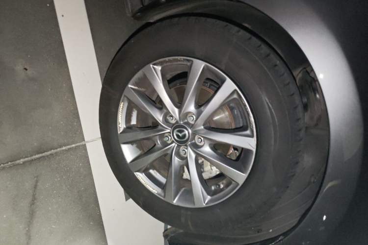 Used Mazda 3 Axela 2021 1.5L Automatic Luxury Version Right Front Wheel Hub