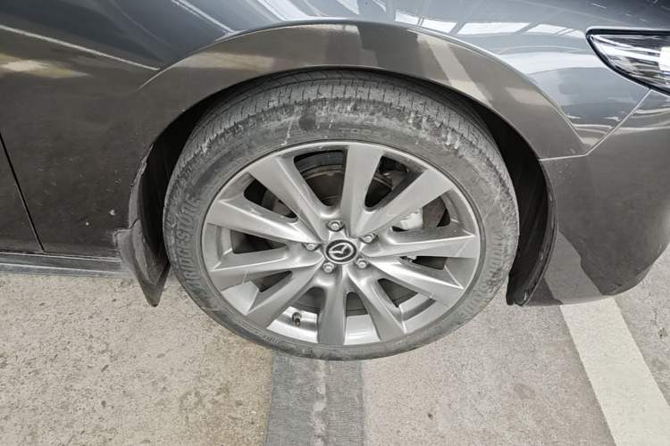 Used Mazda 3 Axela 2021 2.0L Automatic Zhiya Edition Right Front Wheel Hub