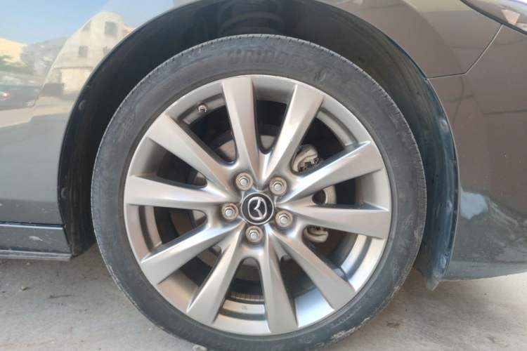 Used Mazda 3 Axela 2021 2.0L Automatic ZhiXuan Edition Right Front Wheel Hub