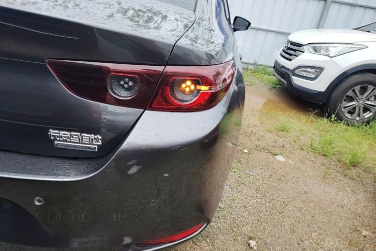 Used Mazda 3 Axela 2021 2.0L Automatic Zhiya Edition Right Rear Taillight
