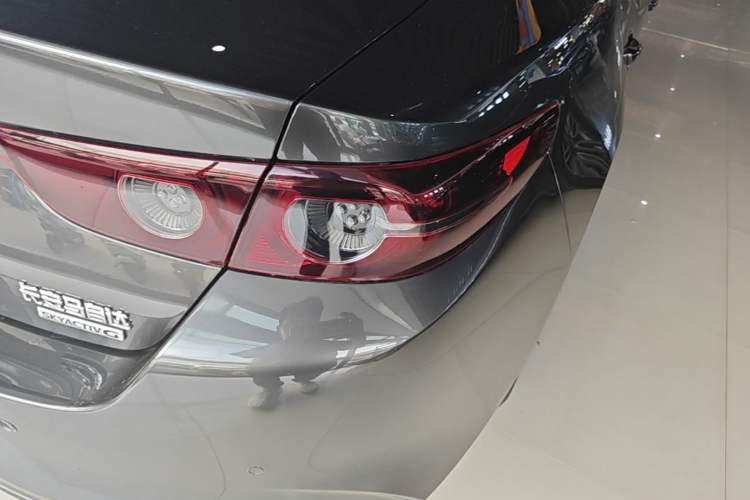 Used Mazda 3 Axela 2021 1.5L Manual ZhiMei Edition Right Rear Taillight