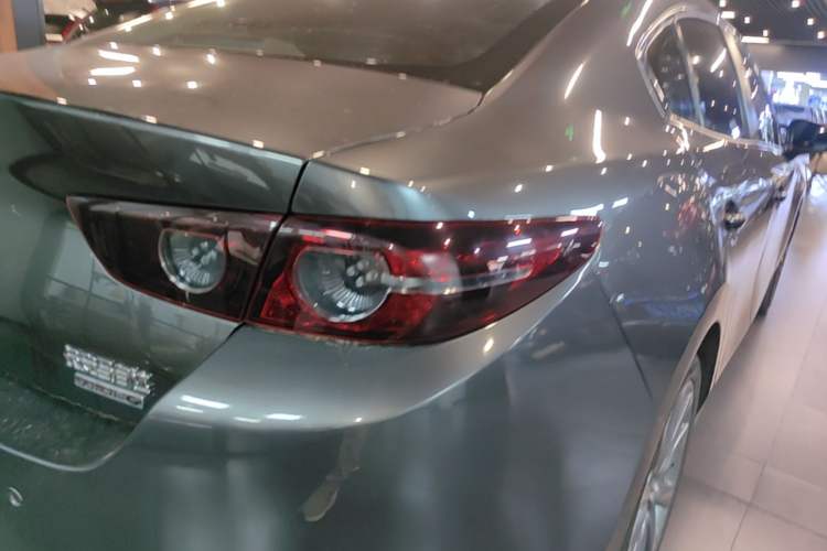 Used Mazda 3 Axela 2021 2.0L Automatic Zhiya Edition Right Rear Taillight