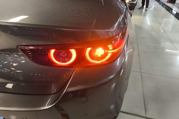 Used Mazda 3 Axela 2021 2.0L Automatic Zhiyao Edition Right Rear Taillight