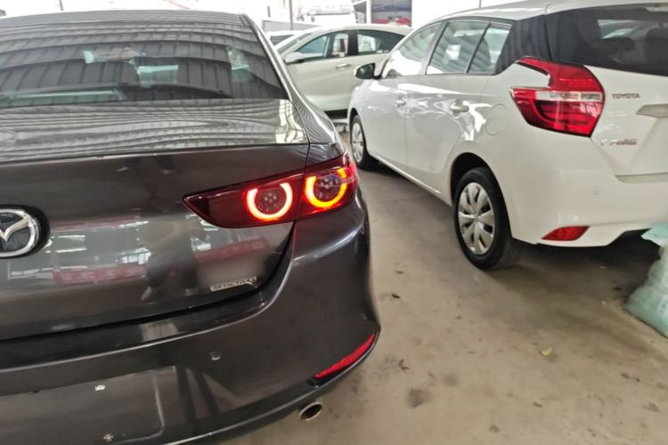 Used Mazda 3 Axela 2021 2.0L Automatic ZhiXuan Edition Right Rear Taillight