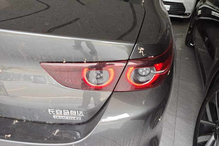 Used Mazda 3 Axela 2021 2.0L Automatic Zhiya Edition Right Rear Taillight