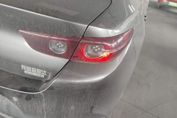 Used Mazda 3 Axela 2021 2.0L Automatic Zhiya Edition Right Rear Taillight