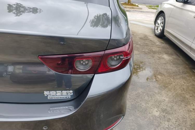 Used Mazda 3 Axela 2021 2.0L Automatic Zhiya Edition Right Rear Taillight