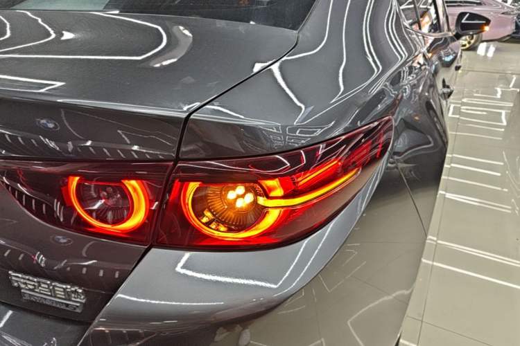 Used Mazda 3 Axela 2021 2.0L Automatic Zhiyao Edition Right Rear Taillight